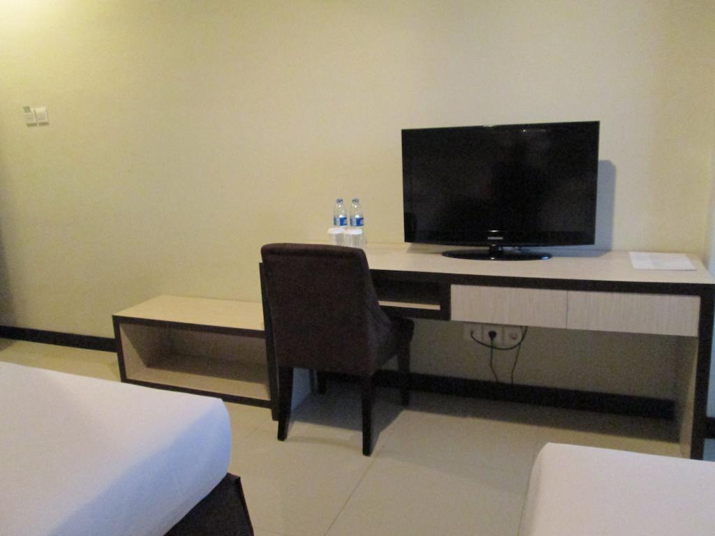 N3 Hotel Jakarta Room photo