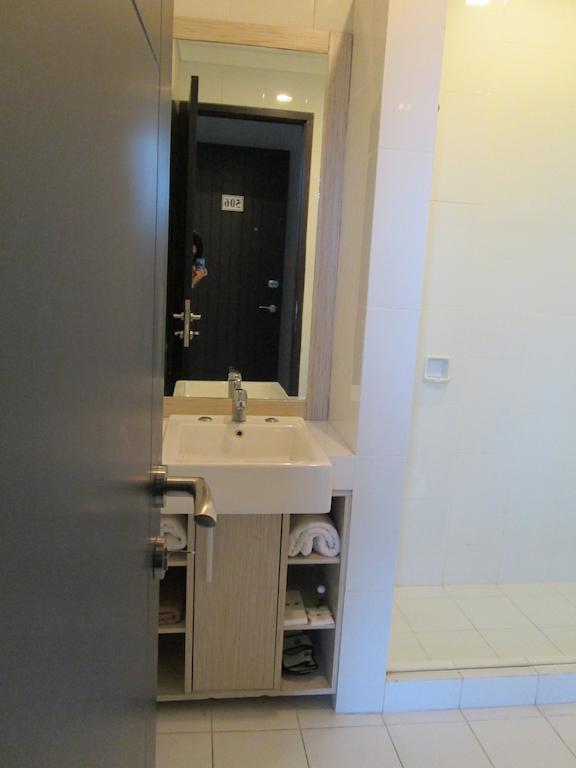 N3 Hotel Jakarta Room photo